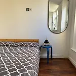 Terrace Flat, 10 Mins To The City
