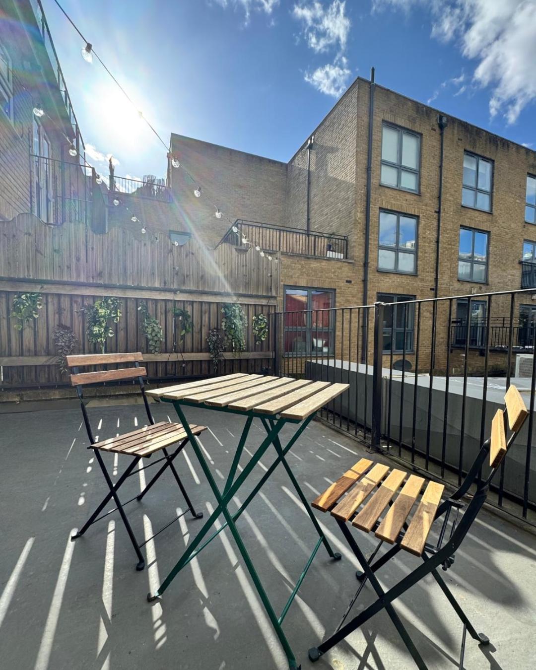 Terrace Flat, 10 Mins To The